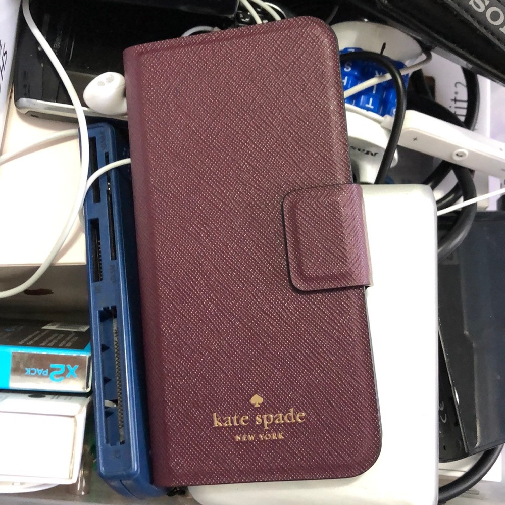 Kate Spade maroon iPhone apple 8 folio case